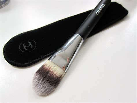 chanel foundation blending brush review|Chanel foundation brush review.